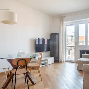  Apartamento Elegante Bilocale In Zona Tortona Italia