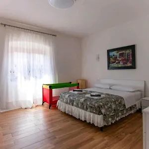 Rina's House Apartamento